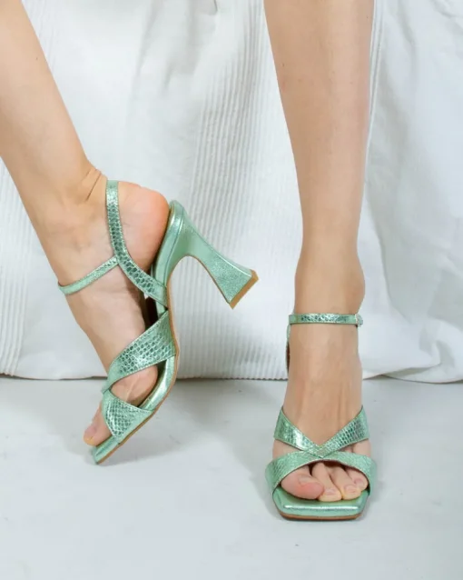 KARENITA VERDE